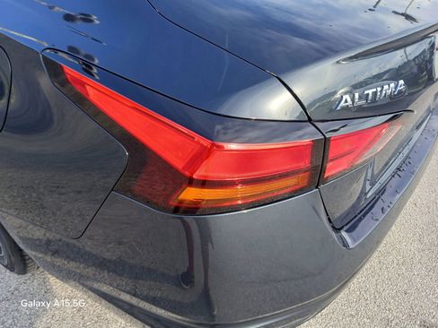 Used 2021 Nissan Altima 2.5 SV FWD image 12