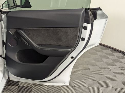 Used 2023 Tesla Model Y Long Range image 48