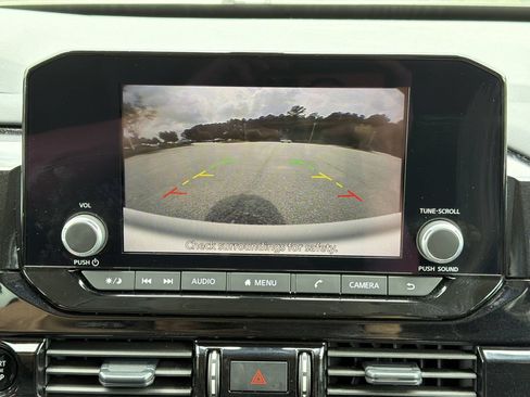 Certified 2025 Nissan Pathfinder SV FWD image 5