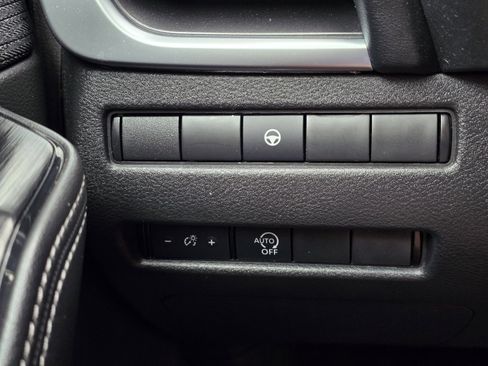 Used 2023 Nissan Rogue SV AWD/4WD image 21