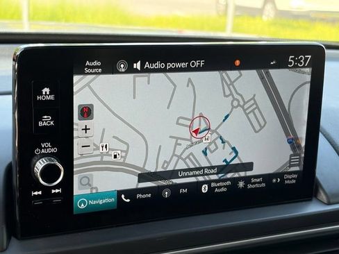 Used 2024 Honda Pilot Touring image 3