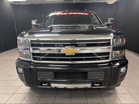 Used 2018 Chevrolet Silverado 2500 High Country w/ Duramax Plus Package image 8