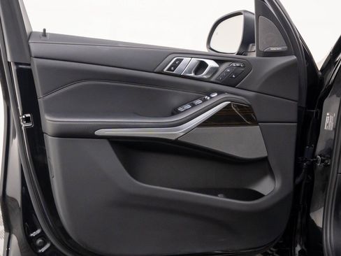 Used 2024 BMW X7 xDrive40i image 12