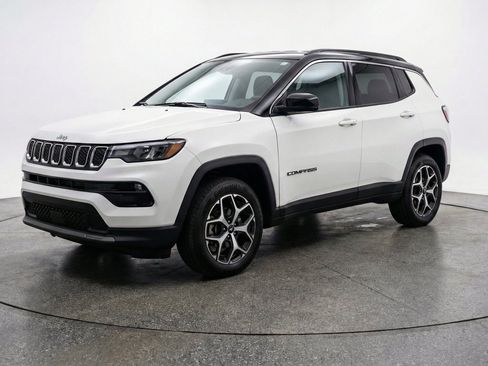 Used 2025 Jeep Compass Limited AWD/4WD image 3