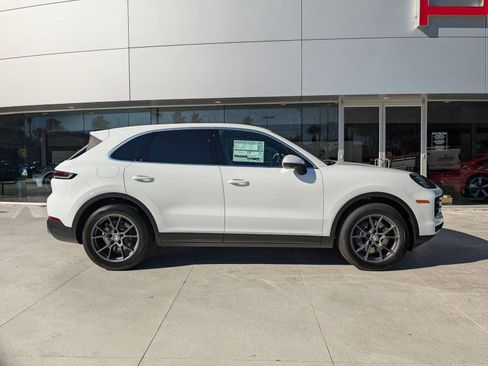 Used 2025 Porsche Cayenne image 7