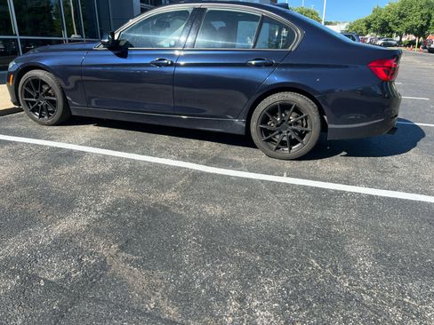 Used 2016 BMW 320i xDrive Sedan AWD/4WD image 3