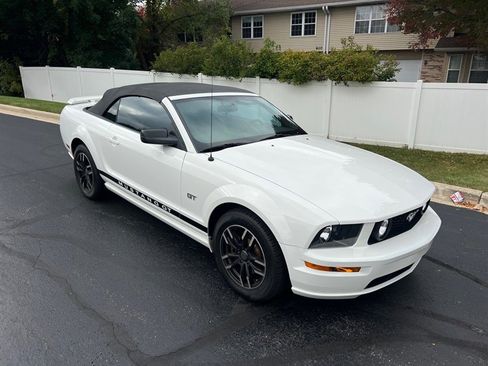 Used 2006 Ford Mustang GT Premium image 4