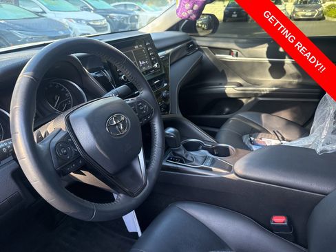 Used 2023 Toyota Camry SE image 9