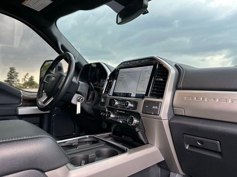 Used 2022 Ford F250 Lariat w/ Tremor Off-Road Package AWD/4WD image 28