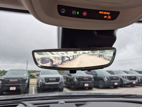 Used 2023 Buick Envision Avenir FWD image 28