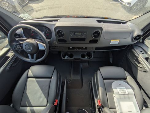 Used 2023 Mercedes-Benz Sprinter 3500 image 20