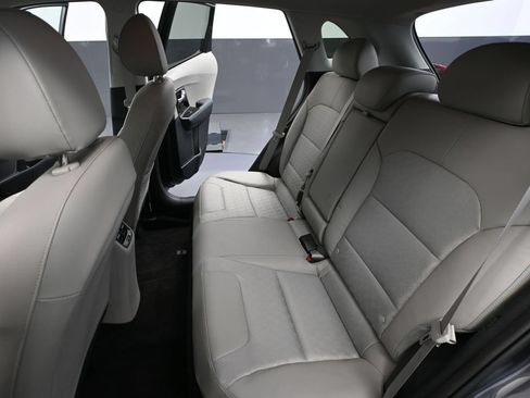 Used 2019 Kia Niro EX FWD image 37