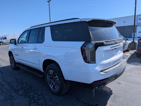 Used 2026 Chevrolet Suburban Z71 w/ Comfort Package image 5