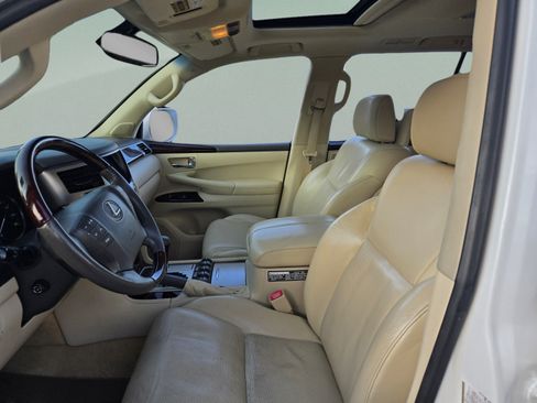 Used 2014 Lexus LX 570 4WD image 11
