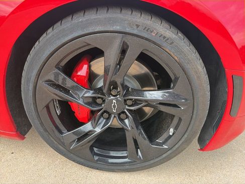 Used 2023 Chevrolet Camaro LT RWD image 13