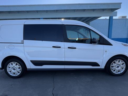 Used 2018 Ford Transit Connect XLT image 2