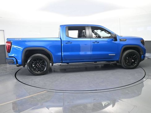 Used 2023 GMC Sierra 1500 Elevation w/ LPO, Elevation Black Package AWD/4WD image 7