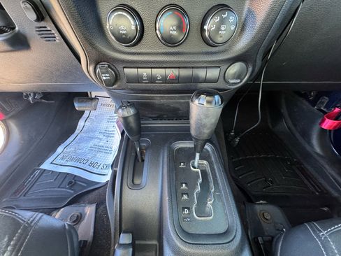 Used 2013 Jeep Wrangler Unlimited Sport image 26