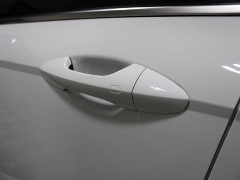 Used 2024 Hyundai Kona Limited FWD image 16