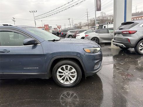 Used 2019 Jeep Cherokee Latitude w/ Popular Appearance Group image 2