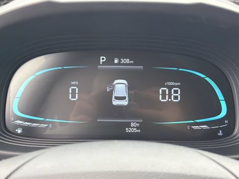 Certified 2025 Hyundai Venue SEL FWD image 26