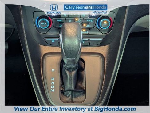 Used 2020 Ford Transit Connect XLT image 22