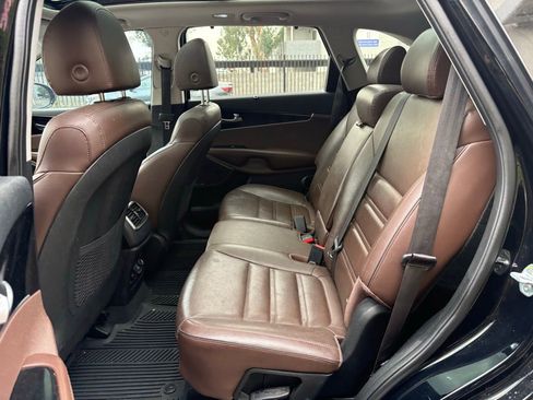 Used 2019 Kia Sorento SX w/ SX Touring Package image 13