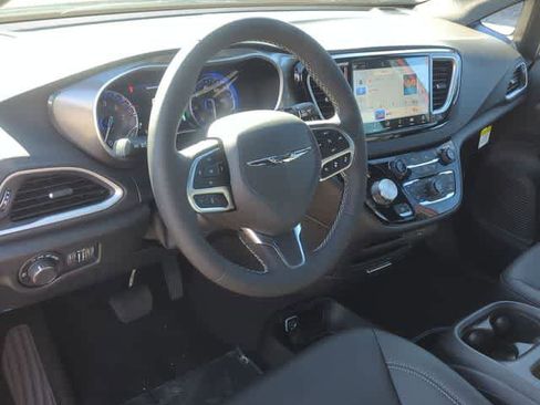 New 2026 Chrysler Voyager LX image 10