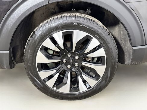 Used 2025 Ford Explorer Platinum w/ LUX Leather Package image 29