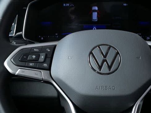 Certified 2025 Volkswagen Jetta Sport image 14