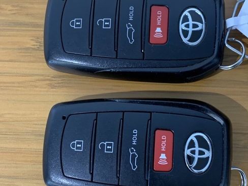 Used 2024 Toyota Highlander XLE image 52