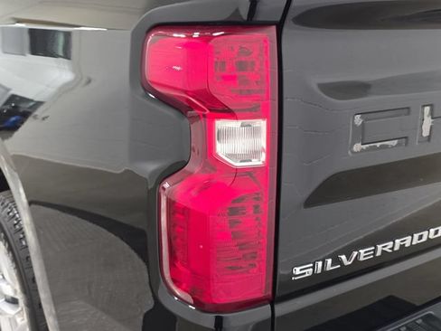 Used 2019 Chevrolet Silverado 1500 LT AWD/4WD image 31