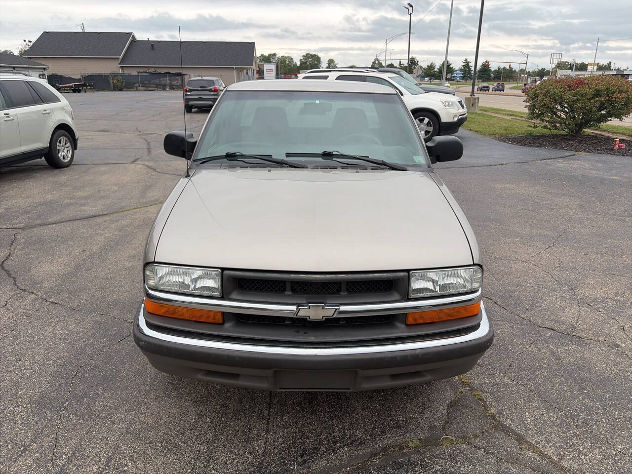 Used 2002 Chevrolet S10 Pickup LS w/ LS Preferred Equipment Group RWD image 3