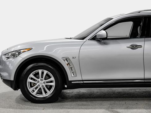 Used 2017 INFINITI QX70 AWD w/ Premium Package image 10