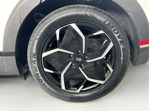 Used 2024 Hyundai Ioniq 5 SEL image 11