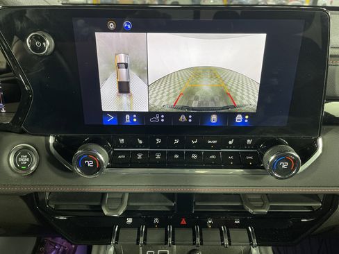 Used 2023 Chevrolet Colorado Z71 w/ Z71 Convenience Package 2 image 24