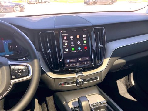 Used 2025 Volvo XC60 B5 Plus image 6