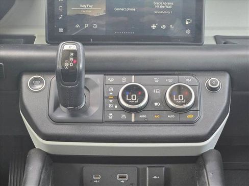 Used 2020 Land Rover Defender 110 SE AWD/4WD image 11