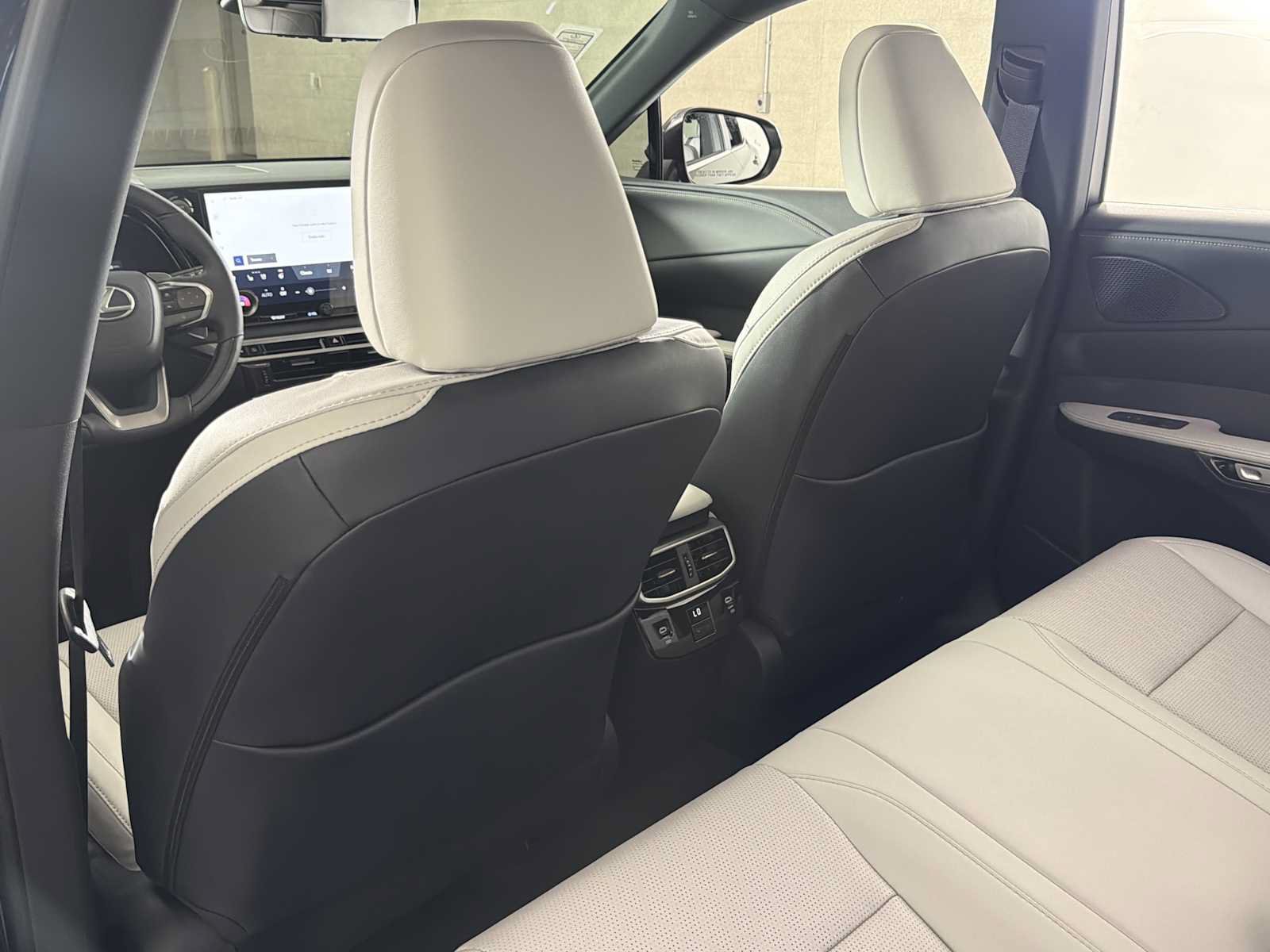 New 2026 Lexus RX 350 w/ Convenience Package AWD/4WD image 33