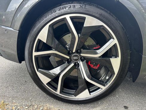 Used 2021 Audi RS Q8 4.0T quattro w/ Carbon Optic Package image 24