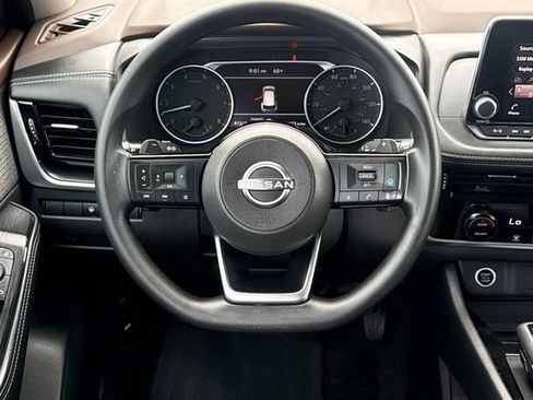 Used 2022 Nissan Rogue SV FWD image 18