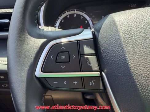 Used 2023 Toyota Highlander XSE AWD/4WD image 34