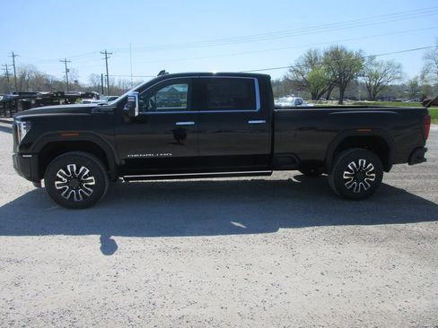 New 2026 GMC Sierra 3500 Denali Ultimate AWD/4WD image 10