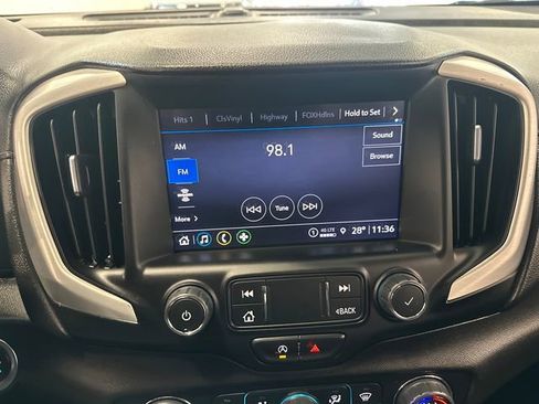 Used 2023 GMC Terrain SLT image 21