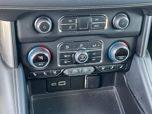 Certified 2023 Chevrolet Suburban Premier AWD/4WD image 32