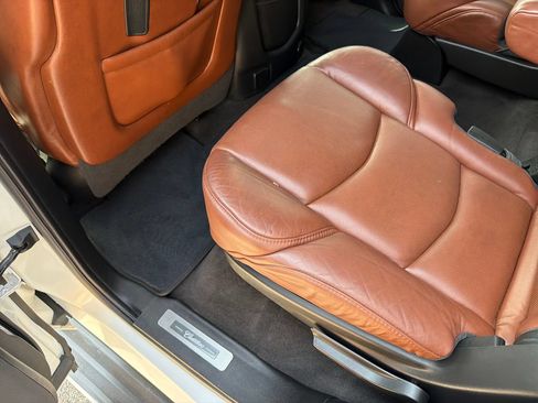 Used 2020 Cadillac Escalade Premium Luxury RWD image 39