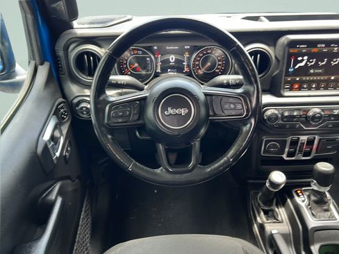 Used 2023 Jeep Gladiator Sport AWD/4WD image 12
