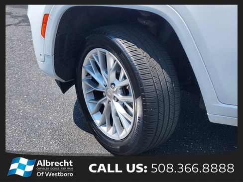Used 2022 Jeep Grand Cherokee Summit w/ Adv Protech Group IV AWD/4WD image 37