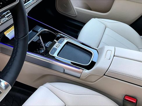 New 2026 Mercedes-Benz GLB 250 4MATIC image 11