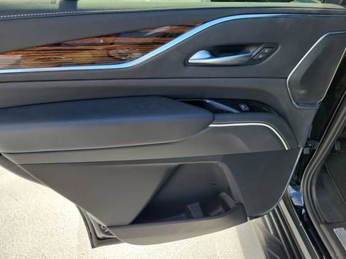 Certified 2023 Cadillac Escalade Luxury RWD image 17
